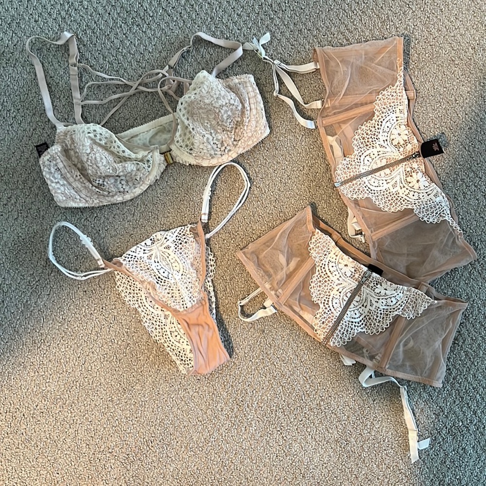 Victorias Secret Lingerie Set